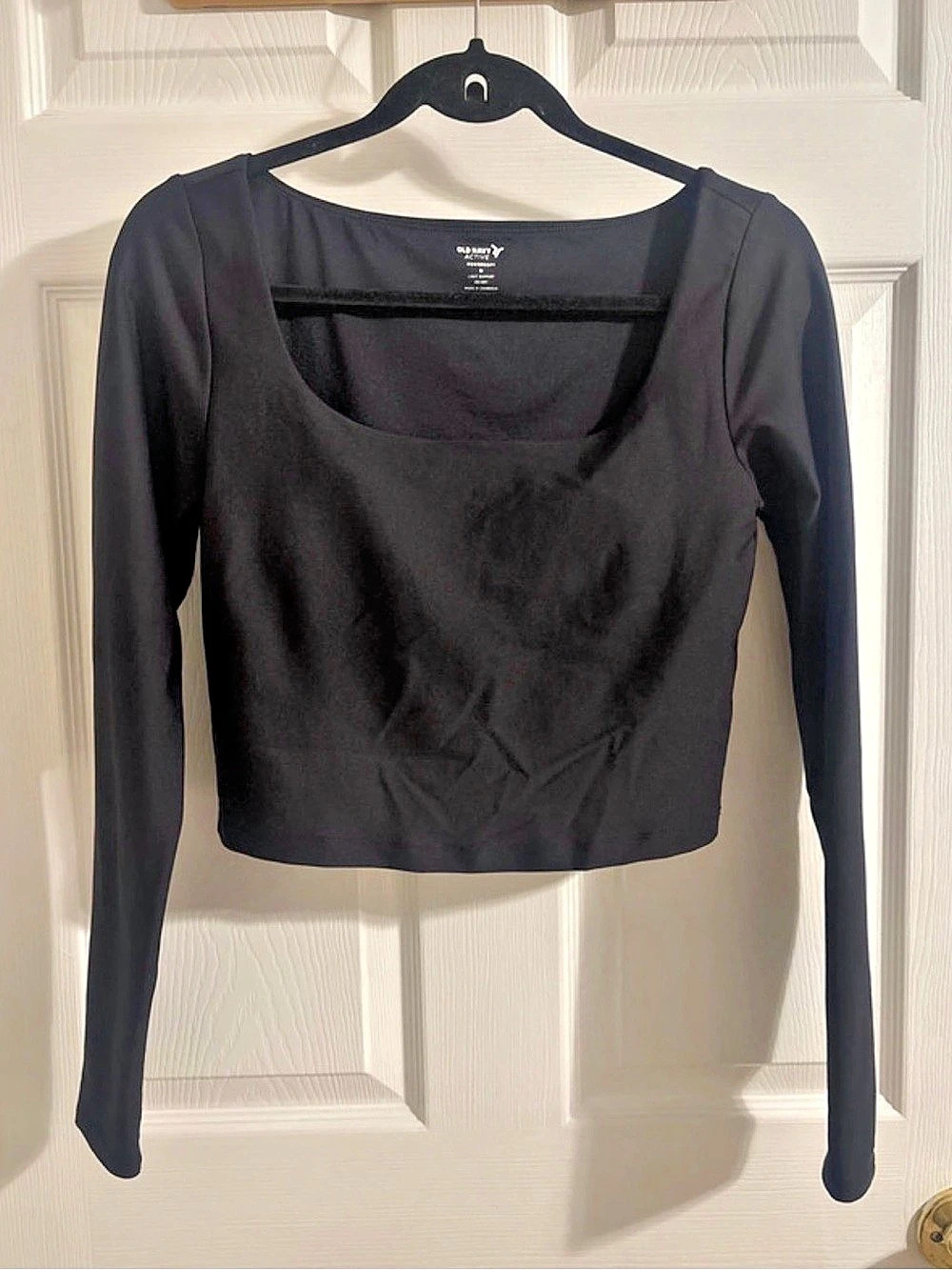 Old Navy PowerSoft Long-Sleeve Crop Support Top Black Medium